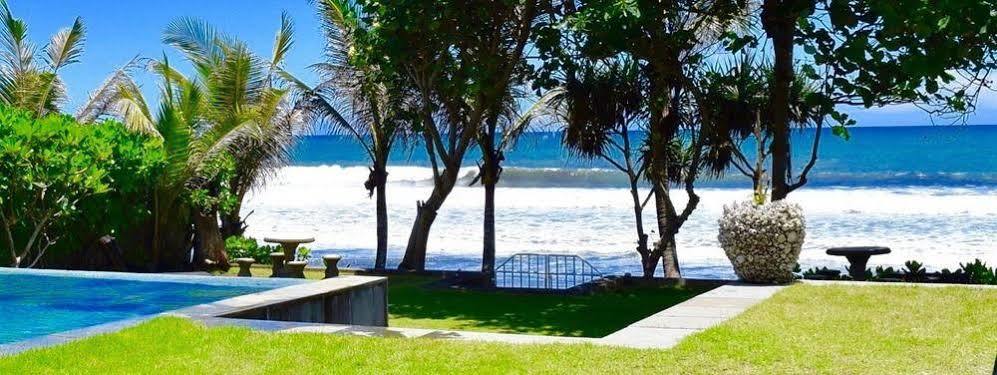 Pantai Hitam Villa Selemadeg المظهر الخارجي الصورة