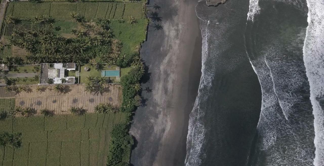 Pantai Hitam Villa Selemadeg المظهر الخارجي الصورة