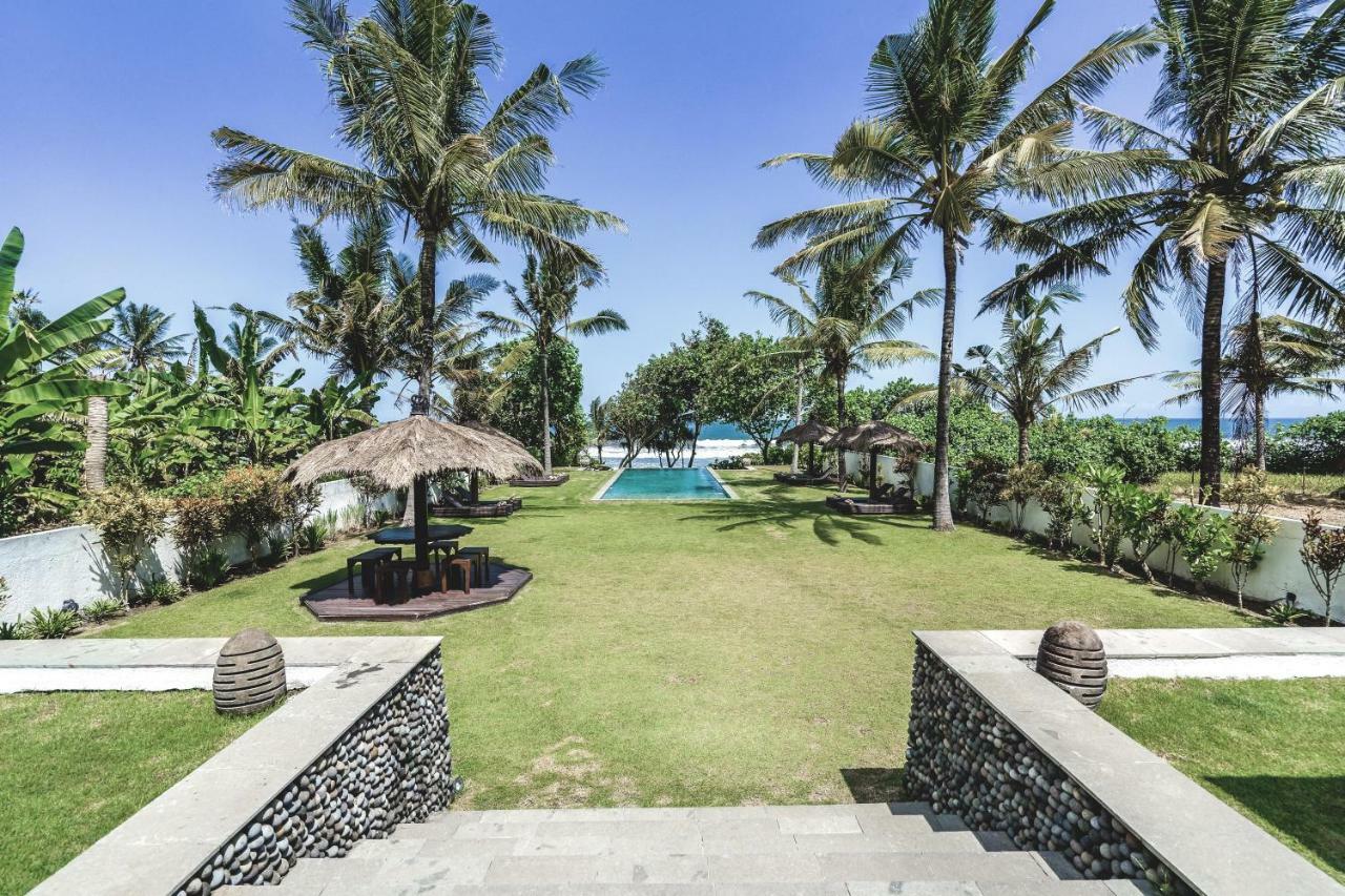 Pantai Hitam Villa Selemadeg المظهر الخارجي الصورة